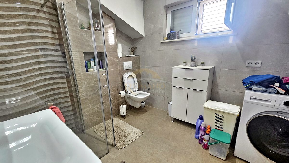 Apartmajska hiša v Okrugu Gornjem/Čiovo, drugi niz od morja - 5 apartmajev